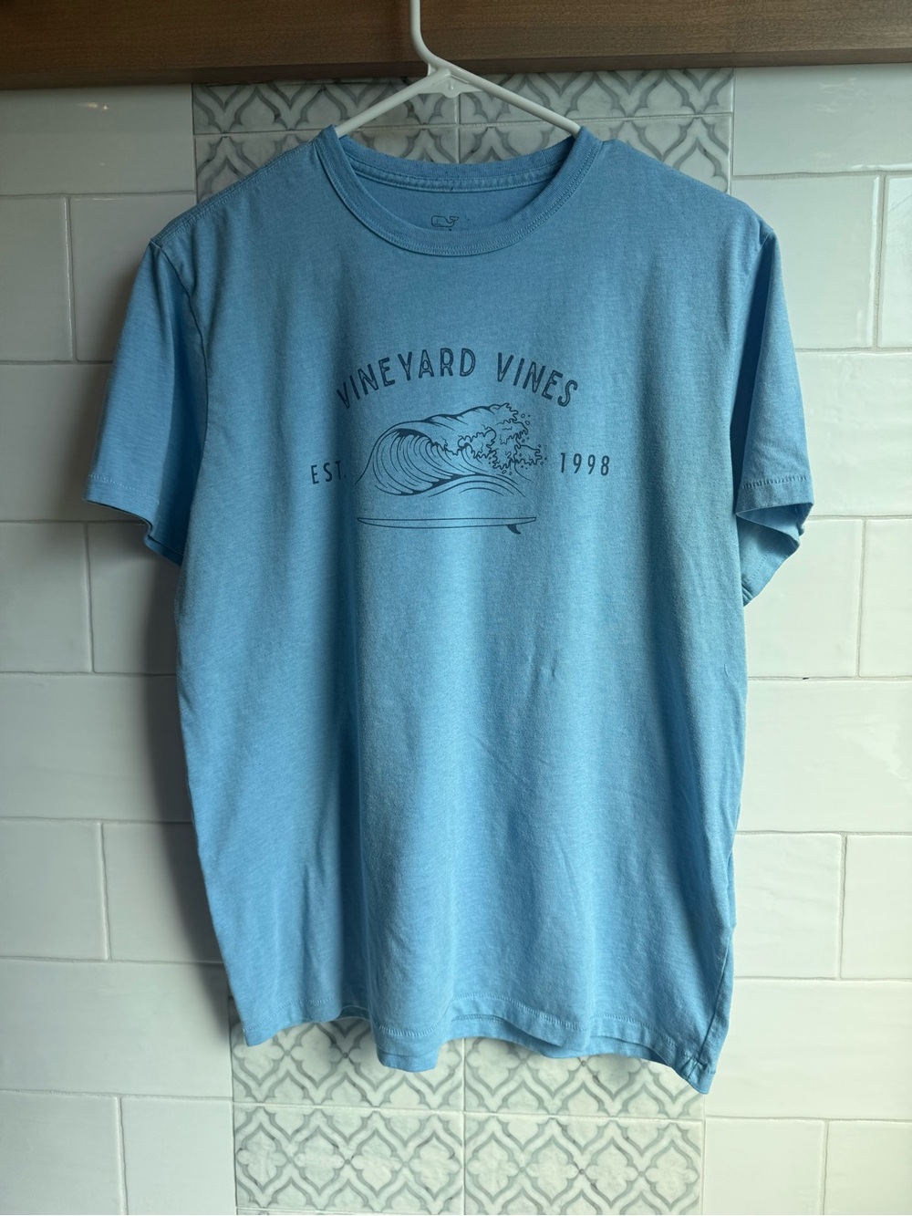Vineyard Vines Men’s Sky Blue Wave Graphic Tee